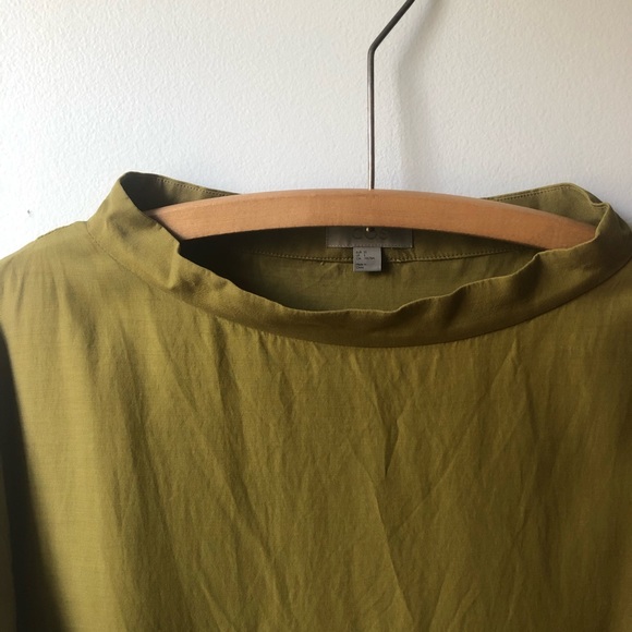 COS chartreuse cupro / cotton oversized t-shirt dress with structured collar - Picture 3 of 8